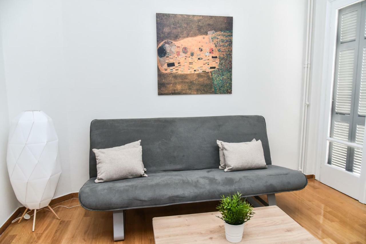 Warm Apartment At Exarchia 1 Bed 2 Pers Athena Bagian luar foto