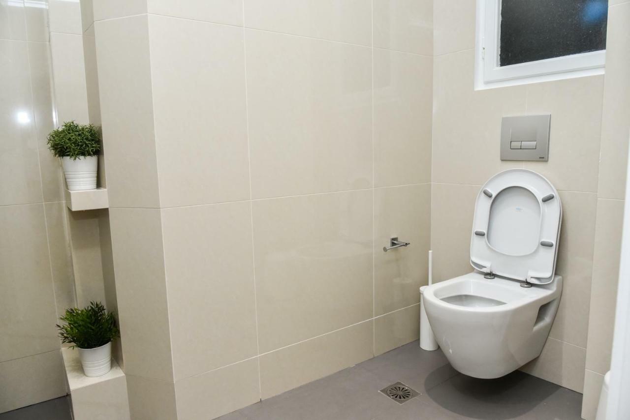 Warm Apartment At Exarchia 1 Bed 2 Pers Athena Bagian luar foto