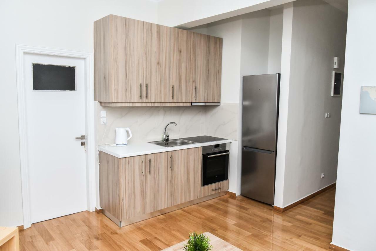 Warm Apartment At Exarchia 1 Bed 2 Pers Athena Bagian luar foto