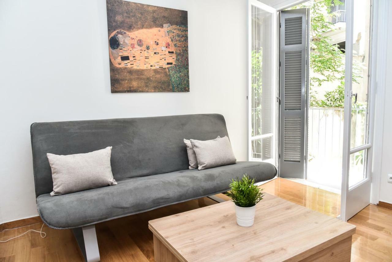 Warm Apartment At Exarchia 1 Bed 2 Pers Athena Bagian luar foto