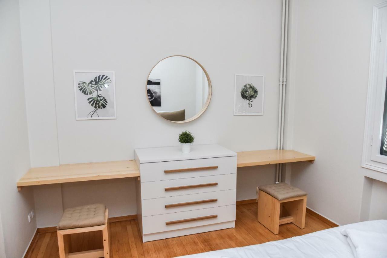 Warm Apartment At Exarchia 1 Bed 2 Pers Athena Bagian luar foto